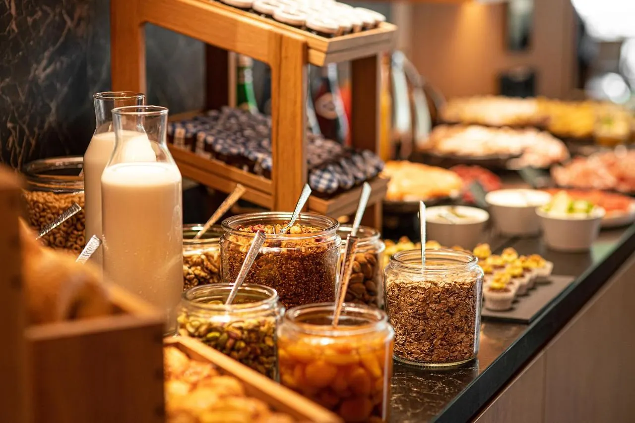 Nobu Hotel Varsovia 5*,