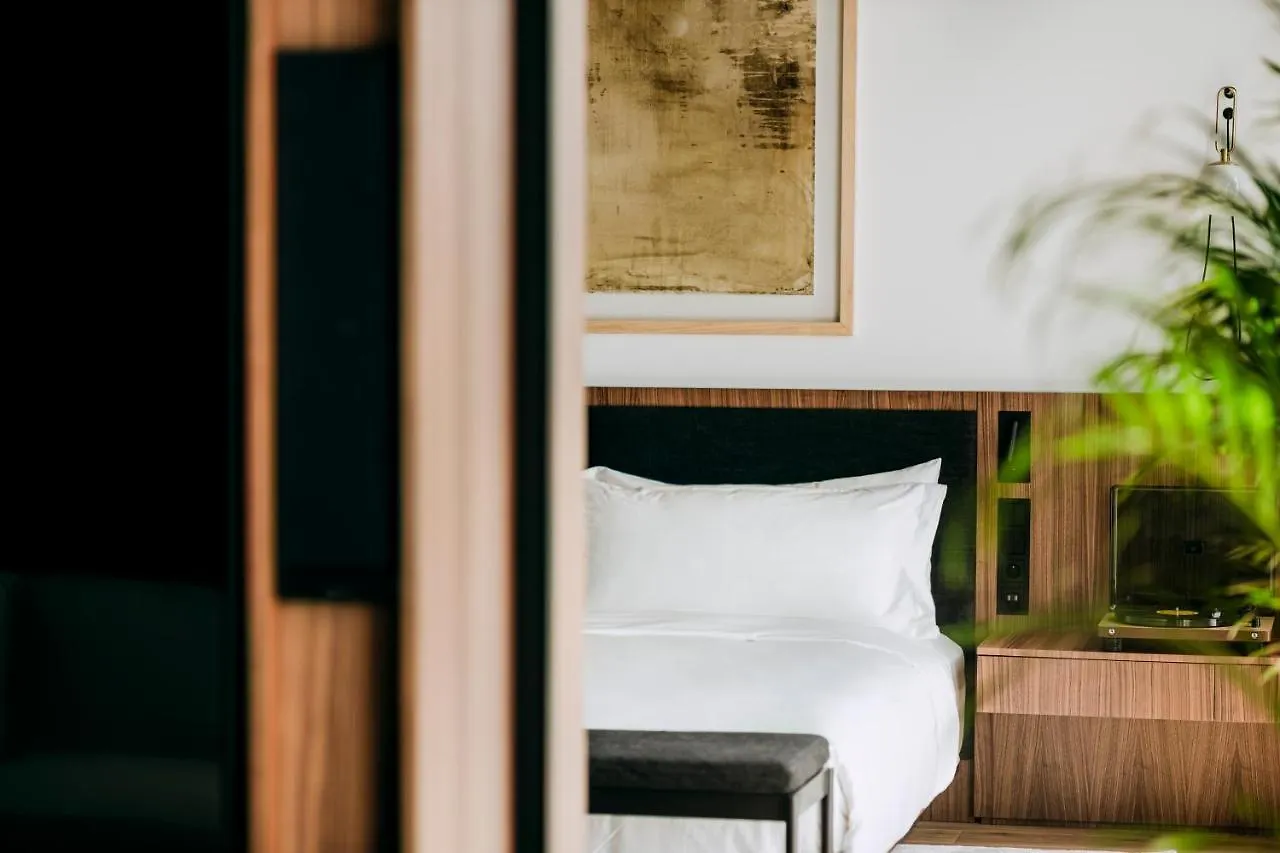 Nobu Hotel Varsovia 5*,